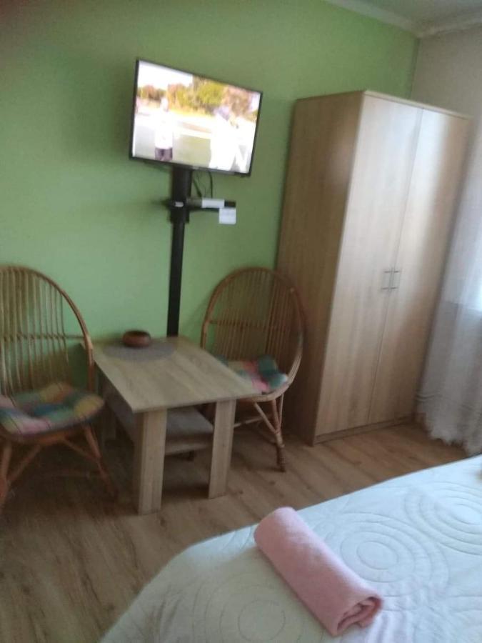 Pokoje Goscinne U Gochy Устрики-Долішні Екстер'єр фото