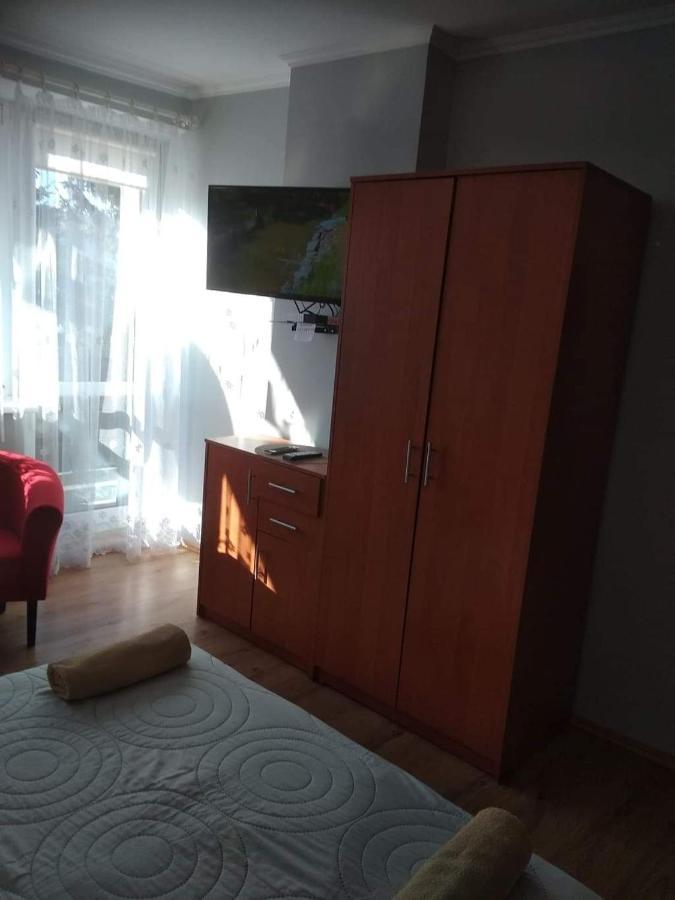 Pokoje Goscinne U Gochy Устрики-Долішні Екстер'єр фото